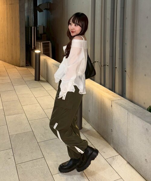 Another Branch olive des olive（アナザーブランチオリーブデオリーブ）の「脇ライン入りカーゴパンツ（カーゴパンツ・レディース・ピンク/チャコールグレー/カーキ/ブラック・FREE）」の8枚目の写真