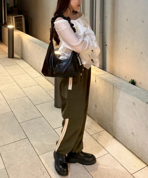 Another Branch olive des olive（アナザーブランチオリーブデオリーブ）の「脇ライン入りカーゴパンツ（カーゴパンツ・レディース・ピンク/チャコールグレー/カーキ/ブラック・FREE）」の10枚目の写真