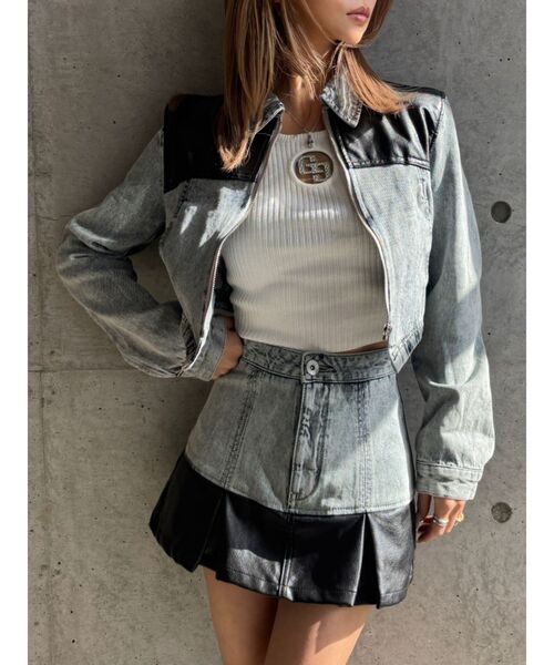 GYDA（ジェイダ）の「【TINY】フェイクレザードッキングデニムZIPショートジャケット（デニムジャケット・レディース・インディゴブルー/ライトブルー・FREE）」の4枚目の写真