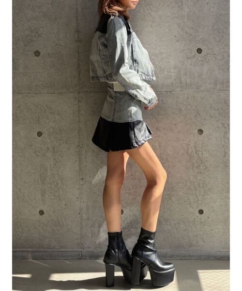 GYDA（ジェイダ）の「【TINY】フェイクレザードッキングデニムZIPショートジャケット（デニムジャケット・レディース・インディゴブルー/ライトブルー・FREE）」の11枚目の写真