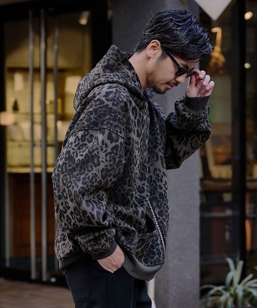 ARULE（アルール）の「『ARULE/アルール』ヒョウ柄ジップアップパーカー【Y】【CN】（パーカー・メンズ・ブラック・M/L）」の3枚目の写真