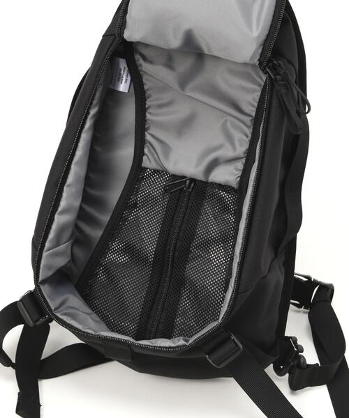 THE NORTH FACE（ザノースフェイス）の「THE NORTH FACE/ザ・ノース・フェイス/LeapSling（ショルダーバッグ・メンズ・ブラック・F）」の2枚目の写真
