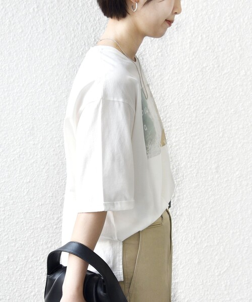 SHIPS（シップス）の「【WEB限定】オーガニック コットン 5分袖 フォト TEE（Tシャツ/カットソー・レディース・ベージュ/オフホワイト/ストーン・ONE SIZE）」の11枚目の写真