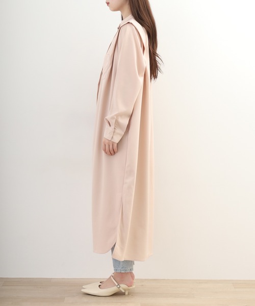 OMNES（オムネス）の「梨地ショルダータックシャツワンピース 長袖（シャツワンピース・レディース・ピンクベージュ/アイボリー・FREE）」の18枚目の写真