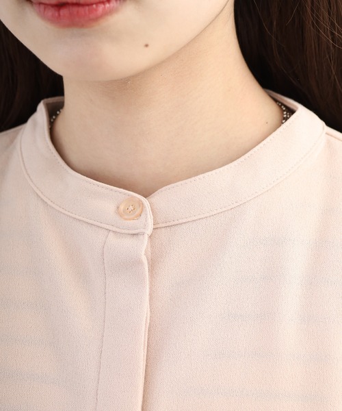 OMNES（オムネス）の「梨地ショルダータックシャツワンピース 長袖（シャツワンピース・レディース・ピンクベージュ/アイボリー・FREE）」の20枚目の写真