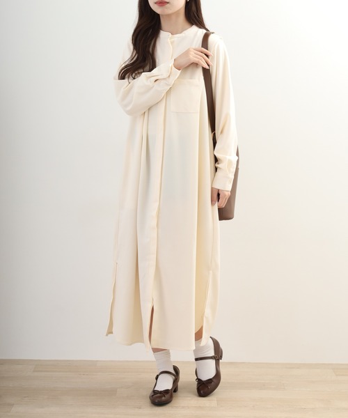 OMNES（オムネス）の「梨地ショルダータックシャツワンピース 長袖（シャツワンピース・レディース・ピンクベージュ/アイボリー・FREE）」の4枚目の写真