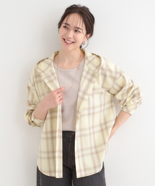 SHOO・LA・RUE（シューラルー）の「【洗濯機可/S-LL】涼しげで軽やかな フードチェックシャツ（シャツ/ブラウス・レディース・ライトイエロー系2/ホワイト系4/ブルー系6・04/03/02/01）」の16枚目の写真