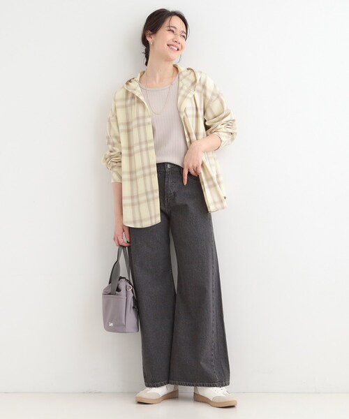 SHOO・LA・RUE（シューラルー）の「【洗濯機可/S-LL】涼しげで軽やかな フードチェックシャツ（シャツ/ブラウス・レディース・ライトイエロー系2/ホワイト系4/ブルー系6・04/03/02/01）」の18枚目の写真