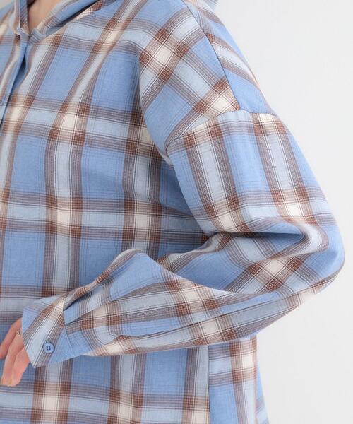 SHOO・LA・RUE（シューラルー）の「【洗濯機可/S-LL】涼しげで軽やかな フードチェックシャツ（シャツ/ブラウス・レディース・ライトイエロー系2/ホワイト系4/ブルー系6・04/03/02/01）」の6枚目の写真