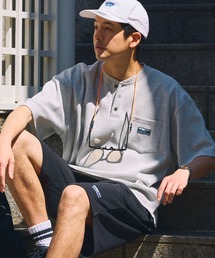 THE CRAFT CREW PRODUCTS（ザクラフトクループロダクツ）の「【UNNOTICEシリーズ】ファンクショナルファブリック ヘビーワッフル ヘンリーネック 半袖ポケットTシャツ   抗菌防臭・UVカット【THE CRAFT CREW PRODUCTS】（Tシャツ/カットソー）」