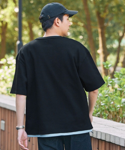 THE CRAFT CREW PRODUCTS(ザクラフトクループロダクツ)の「【UNNOTICEシリーズ】ファンクショナルファブリック ヘビーワッフル ヘンリーネック 半袖ポケットTシャツ / 抗菌防臭・UVカット【THE CRAFT CREW PRODUCTS】(Tシャツ/カットソー・メンズ・オフホワイト/アッシュグレー/ブラック/グレイッシュベージュ/ダークネイビー/グリーン系/チャコール/ブラック系・S/M/L)」の17枚目の写真