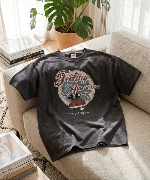 Disney(ディズニー)の「【DISNEY/ディズニー】ミッキーマウスUSD加工プリント半袖Tシャツ/ユニセックス(Tシャツ/カットソー・メンズ・アイボリー/ブラック系その他/ホワイト系その他/スミクロ・L/M/LL)」の4枚目の写真