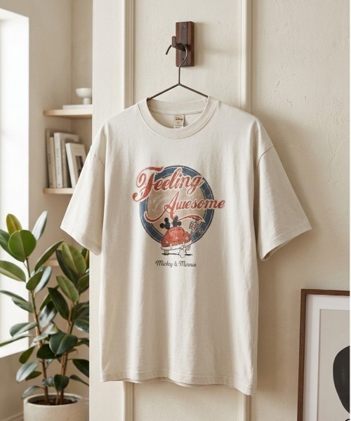 Disney(ディズニー)の「【DISNEY/ディズニー】ミッキーマウスUSD加工プリント半袖Tシャツ/ユニセックス(Tシャツ/カットソー・メンズ・アイボリー/ブラック系その他/ホワイト系その他/スミクロ・L/M/LL)」の1枚目の写真