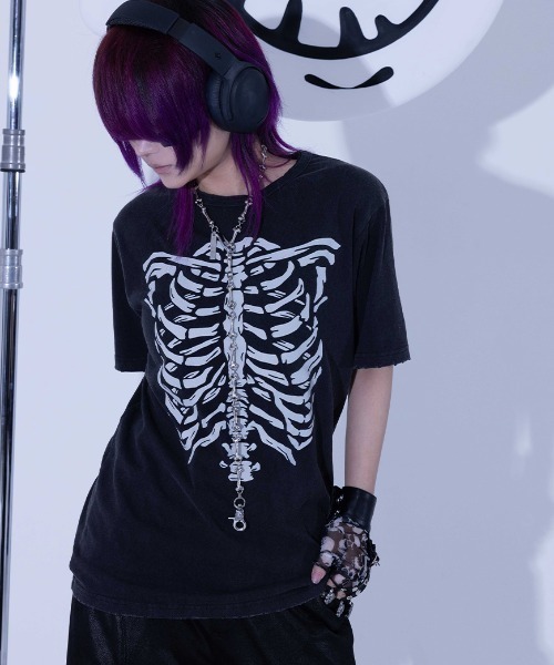 Gamchu(ガムチュ)の「『Gamchu/ガムチュ』ボクは夏に喰われて完全に骨抜きに 加工TEE(Tシャツ/カットソー・レディース・グレー/ブラック・XL/M)」の3枚目の写真
