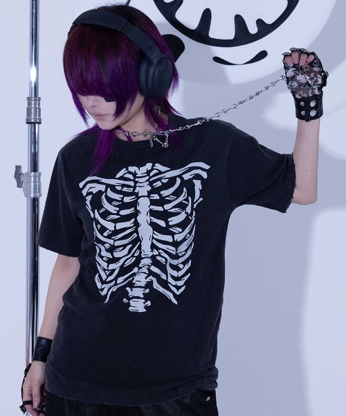Gamchu(ガムチュ)の「『Gamchu/ガムチュ』ボクは夏に喰われて完全に骨抜きに 加工TEE(Tシャツ/カットソー・レディース・グレー/ブラック・XL/M)」の4枚目の写真