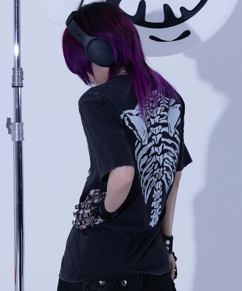 Gamchu(ガムチュ)の「『Gamchu/ガムチュ』ボクは夏に喰われて完全に骨抜きに 加工TEE(Tシャツ/カットソー・レディース・グレー/ブラック・XL/M)」の5枚目の写真