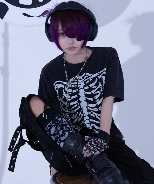 Gamchu(ガムチュ)の「『Gamchu/ガムチュ』ボクは夏に喰われて完全に骨抜きに 加工TEE(Tシャツ/カットソー・レディース・グレー/ブラック・XL/M)」の8枚目の写真