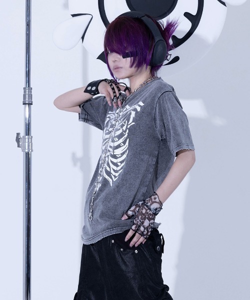 Gamchu(ガムチュ)の「『Gamchu/ガムチュ』ボクは夏に喰われて完全に骨抜きに 加工TEE(Tシャツ/カットソー・レディース・グレー/ブラック・XL/M)」の13枚目の写真