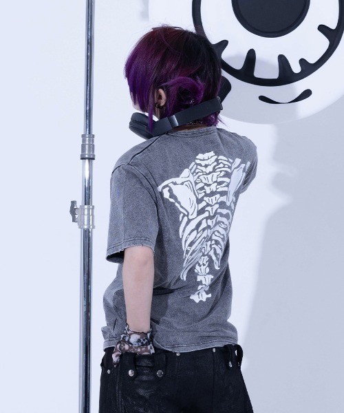 Gamchu(ガムチュ)の「『Gamchu/ガムチュ』ボクは夏に喰われて完全に骨抜きに 加工TEE(Tシャツ/カットソー・レディース・グレー/ブラック・XL/M)」の14枚目の写真