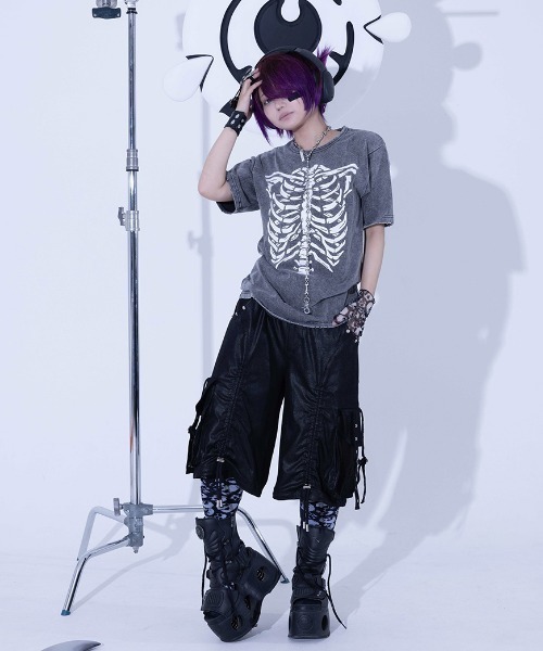 Gamchu(ガムチュ)の「『Gamchu/ガムチュ』ボクは夏に喰われて完全に骨抜きに 加工TEE(Tシャツ/カットソー・レディース・グレー/ブラック・XL/M)」の15枚目の写真