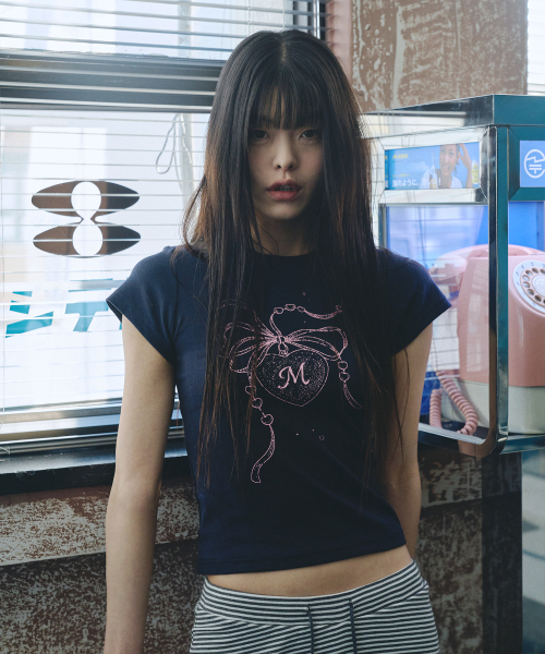 MIHEV(ミヘブ)の「Mハートペンダント半袖Tシャツネイビー(Tシャツ/カットソー・レディース・その他・FREE)」の2枚目の写真
