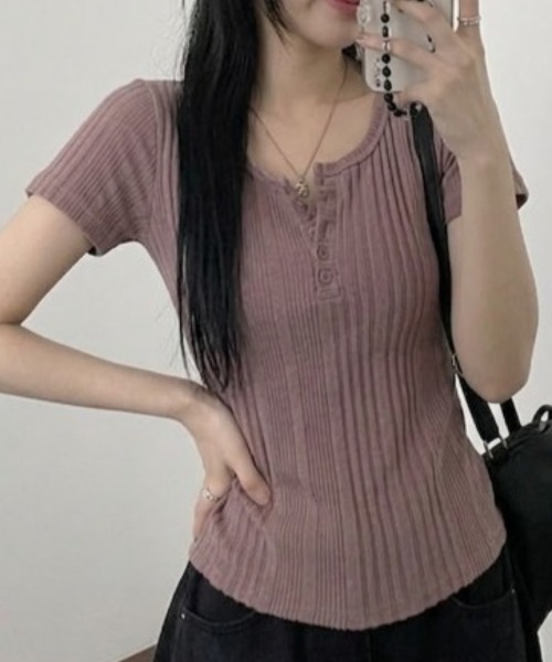 Teem Store(チームストア)の「ハーフボタン ヘンリーネック リブ半袖カットソー ニットソー(Tシャツ/カットソー・レディース・グレー/アイボリー/ピンクベージュ/ブルー・L/M)」の14枚目の写真