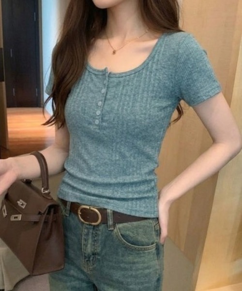 Teem Store(チームストア)の「ハーフボタン ヘンリーネック リブ半袖カットソー ニットソー(Tシャツ/カットソー・レディース・グレー/アイボリー/ピンクベージュ/ブルー・L/M)」の6枚目の写真