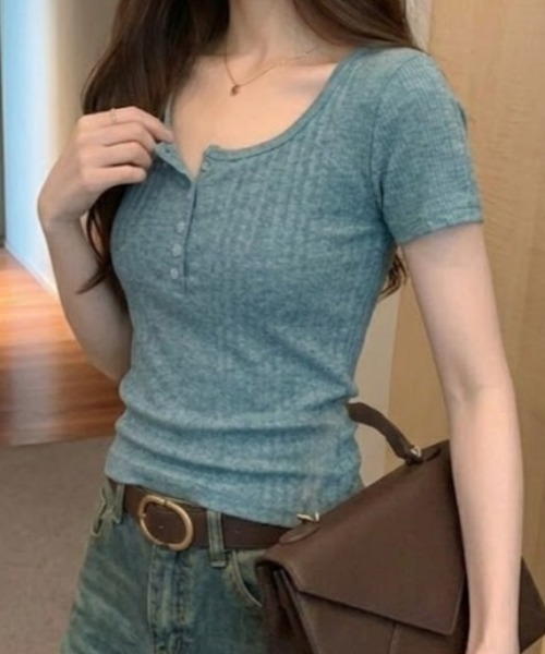Teem Store(チームストア)の「ハーフボタン ヘンリーネック リブ半袖カットソー ニットソー(Tシャツ/カットソー・レディース・グレー/アイボリー/ピンクベージュ/ブルー・L/M)」の7枚目の写真