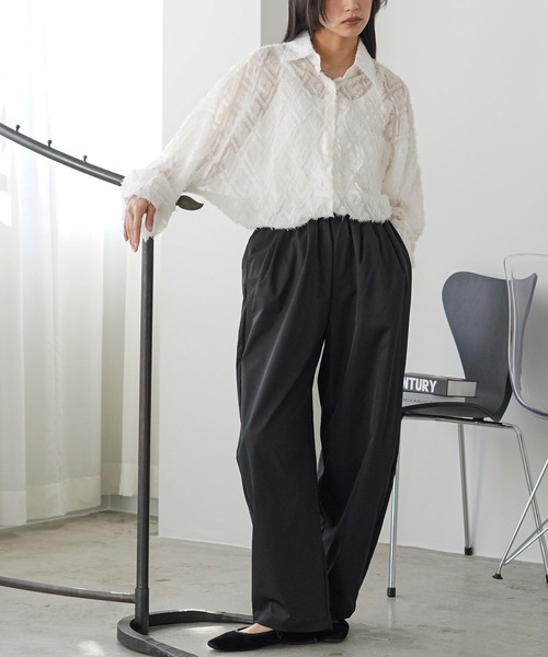 mili an deni(ミリアンデニ)の「タックコクーンチノパンツ(チノパンツ・レディース・カーキ/ブラック/ベージュ・M)」の15枚目の写真