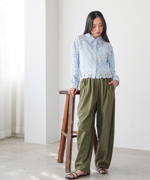 mili an deni(ミリアンデニ)の「タックコクーンチノパンツ(チノパンツ・レディース・カーキ/ブラック/ベージュ・M)」の4枚目の写真