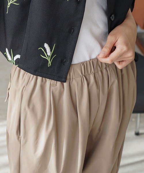 mili an deni(ミリアンデニ)の「タックコクーンチノパンツ(チノパンツ・レディース・カーキ/ブラック/ベージュ・M)」の11枚目の写真