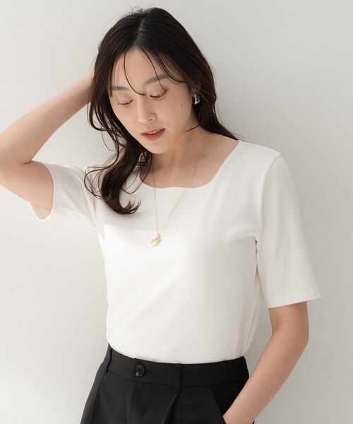 UNTITLED（アンタイトル）の「【すっきり見え/洗える】スクエアネックプルオーバー（Tシャツ/カットソー・レディース・ダークブラウン/ホワイト/カーキ/ブラック・50/48/44/04/02/00）」の6枚目の写真