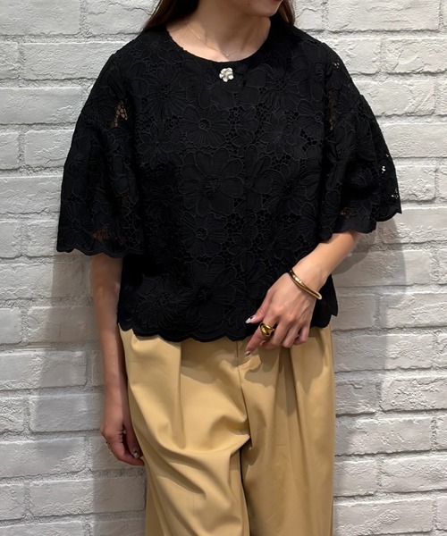 CADUNE（カデュネ）の「ブラウスジャケット（シャツ/ブラウス・レディース・ホワイト/ライトブルー/ブラック・38/36）」の2枚目の写真