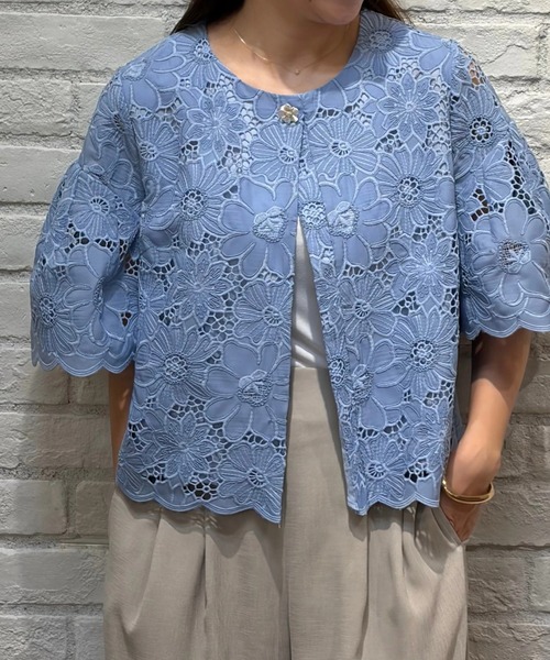 CADUNE（カデュネ）の「ブラウスジャケット（シャツ/ブラウス・レディース・ホワイト/ライトブルー/ブラック・38/36）」の4枚目の写真