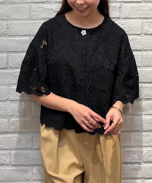 CADUNE（カデュネ）の「ブラウスジャケット（シャツ/ブラウス・レディース・ホワイト/ライトブルー/ブラック・38/36）」の6枚目の写真