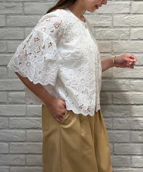 CADUNE（カデュネ）の「ブラウスジャケット（シャツ/ブラウス・レディース・ホワイト/ライトブルー/ブラック・38/36）」の10枚目の写真