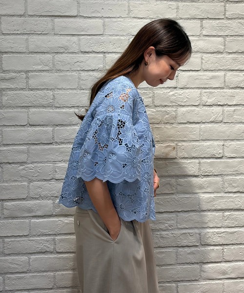 CADUNE（カデュネ）の「ブラウスジャケット（シャツ/ブラウス・レディース・ホワイト/ライトブルー/ブラック・38/36）」の13枚目の写真