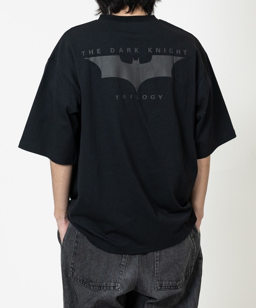 JOHN'S CLOSET(ジョンズクローゼット)の「【k】〔DARK KNIGHT/ダークナイト〕アソート プリントTシャツ BATMAN/JOKER/メンズ/レディース(Tシャツ/カットソー・メンズ・ホワイト系その他/ブラック系その他2/ホワイト系その他2/ブラック系その他/ブラック系その他3・MEDIUM/LARGE)」の21枚目の写真