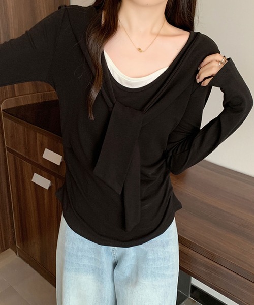 2ly2(トゥーリートゥー)の「フェイクレイヤード リボンデザイントップス(Tシャツ/カットソー・レディース・ボルドー/ブラウン/ネイビー/ブラック・FREE)」の2枚目の写真