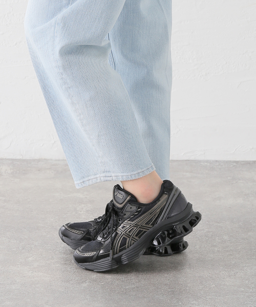 ASICS(アシックス)の「【ASICS/アシックス】 GEL-KINETIC FLUENT(スニーカー・レディース・ブラック・25.5cm/25cm/24.5cm/24cm/23.5cm)」の2枚目の写真