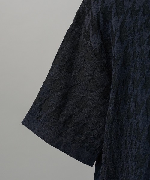 MAISON SPECIAL(メゾンスペシャル)の「《UNISEX》Links Jacquard Houndstooth Pattern Prime-Over Short Sleeve Knit Polo Shirt/リンクスジャガードハウンドトゥースパターンプライムオーバーショートスリーブニットポロシャツ【MAISON SPECIAL/メゾンスペシャル】(ポロシャツ・メンズ・ブラック/レッド・0/1/2)」の14枚目の写真