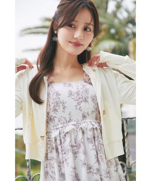 tocco closet(トッコ クローゼット)の「UVカット&接触冷感♪パールチャーム付きサムホールパーカー(パーカー・レディース・アイボリー/ブラック/サックスブルー/オフホワイト/ピンク/ラベンダー・M)」の17枚目の写真