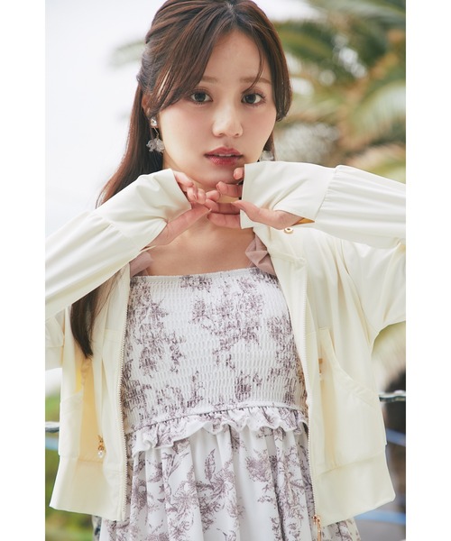 tocco closet(トッコ クローゼット)の「UVカット&接触冷感♪パールチャーム付きサムホールパーカー(パーカー・レディース・アイボリー/ブラック/サックスブルー/オフホワイト/ピンク/ラベンダー・M)」の18枚目の写真
