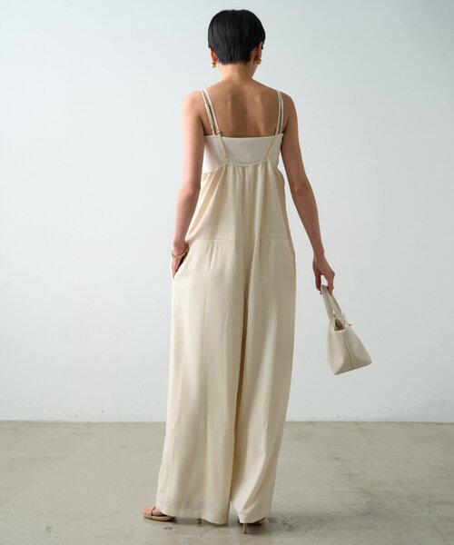LOUNGEDRESS(ラウンジドレス)の「キャミオールインワン(サロペット/オーバーオール・レディース・オフホワイト/ブラック・SMALL/MEDIUM)」の18枚目の写真