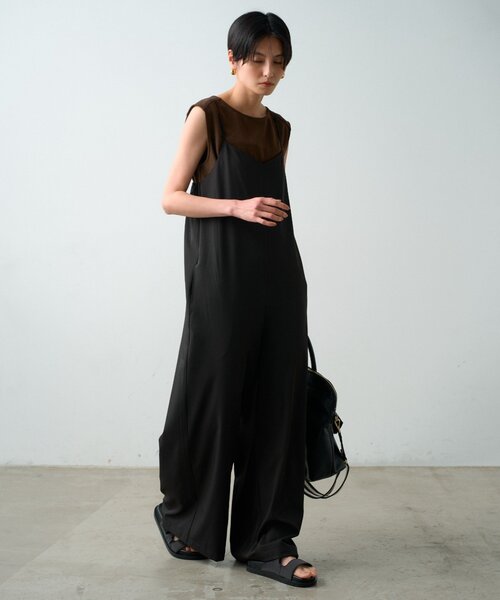 LOUNGEDRESS(ラウンジドレス)の「キャミオールインワン(サロペット/オーバーオール・レディース・オフホワイト/ブラック・SMALL/MEDIUM)」の8枚目の写真