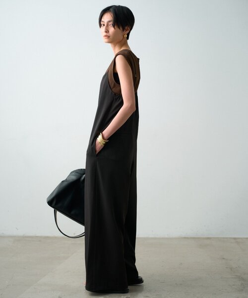 LOUNGEDRESS(ラウンジドレス)の「キャミオールインワン(サロペット/オーバーオール・レディース・オフホワイト/ブラック・SMALL/MEDIUM)」の9枚目の写真
