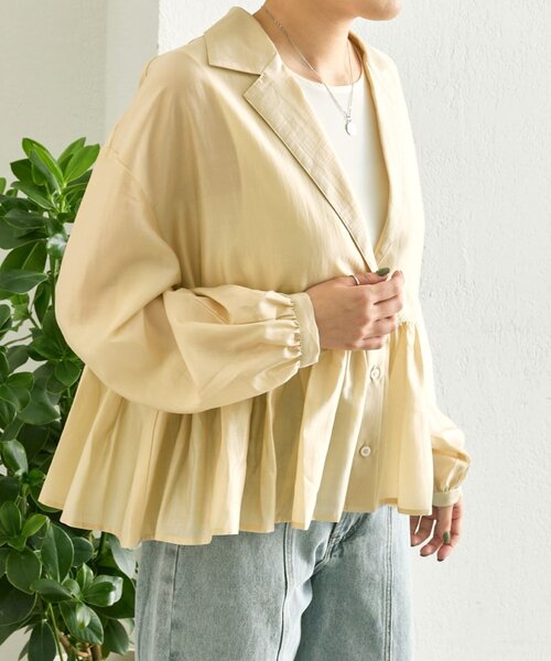 ear PAPILLONNER(イアパピヨネ)の「フリルシャツジャケット【SUM1 STYLE】(シャツ/ブラウス・レディース・ベージュ/ブラック・FREE)」の1枚目の写真