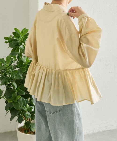 ear PAPILLONNER(イアパピヨネ)の「フリルシャツジャケット【SUM1 STYLE】(シャツ/ブラウス・レディース・ベージュ/ブラック・FREE)」の4枚目の写真