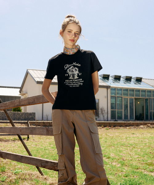 GLOWNOTE(グロウノート)の「GLOW FARMERS NOTE STRAWBERRY SERIES T-SHIRTS (2COLOR)(Tシャツ/カットソー・レディース・ホワイト/ブラック・FREE)」の3枚目の写真