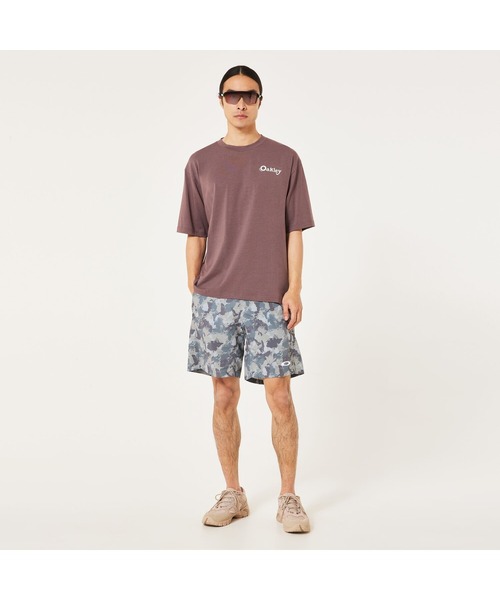 OAKLEY(オークリー)の「オークリーEN NEW RETRO TEE MOTEL 2.0 Tシャツ/スポーツ・トレーニング/メンズ/OAKLEY(Tシャツ/カットソー・メンズ・プラム・L/M/XL/S)」の4枚目の写真